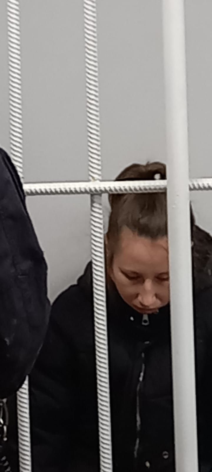 Чаллыда баласы башын сугып ярган ананы судка алып килделәр