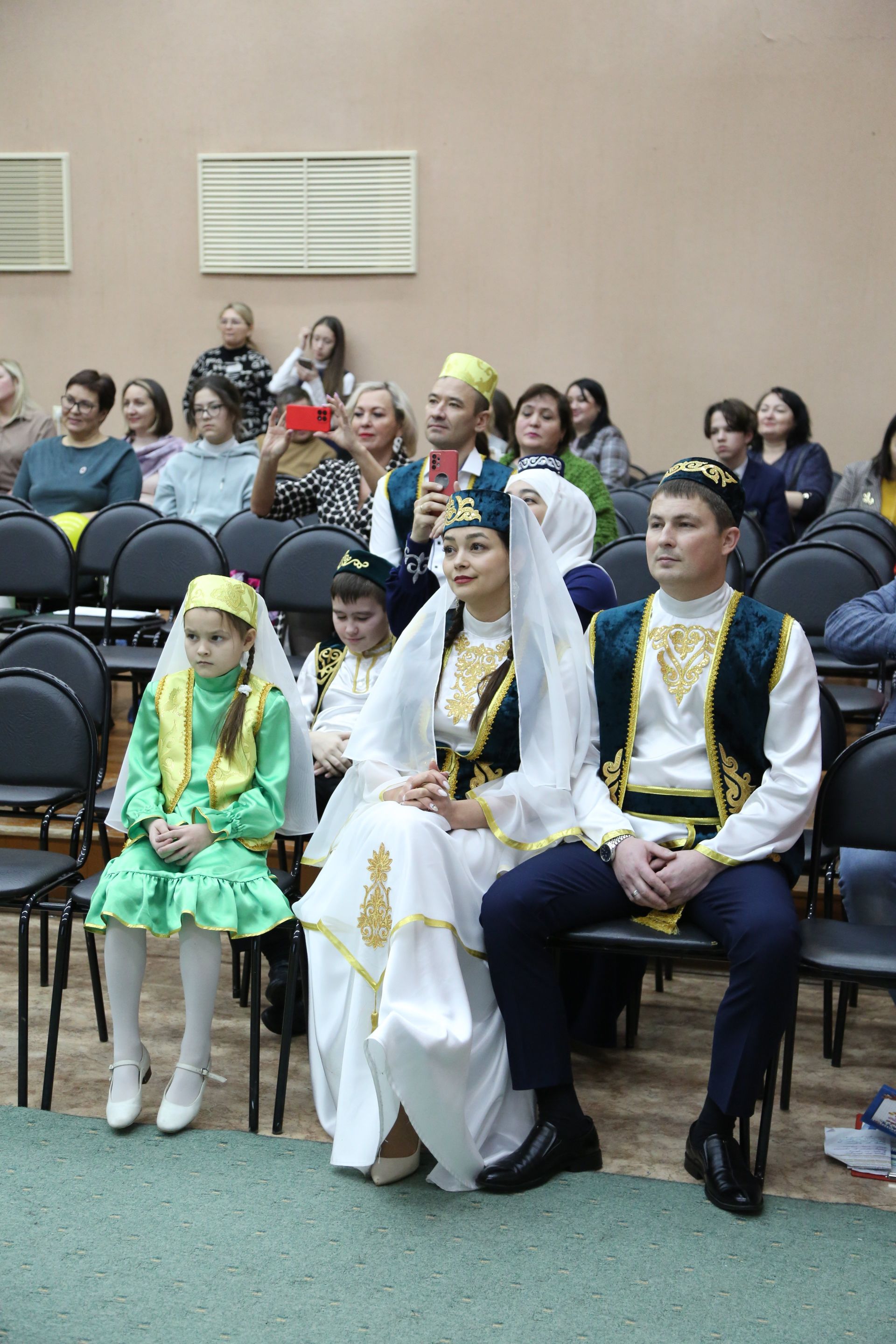 Чаллыда «Минем гаиләм татарча сөйләшә» бәйгесе узды - фотолар