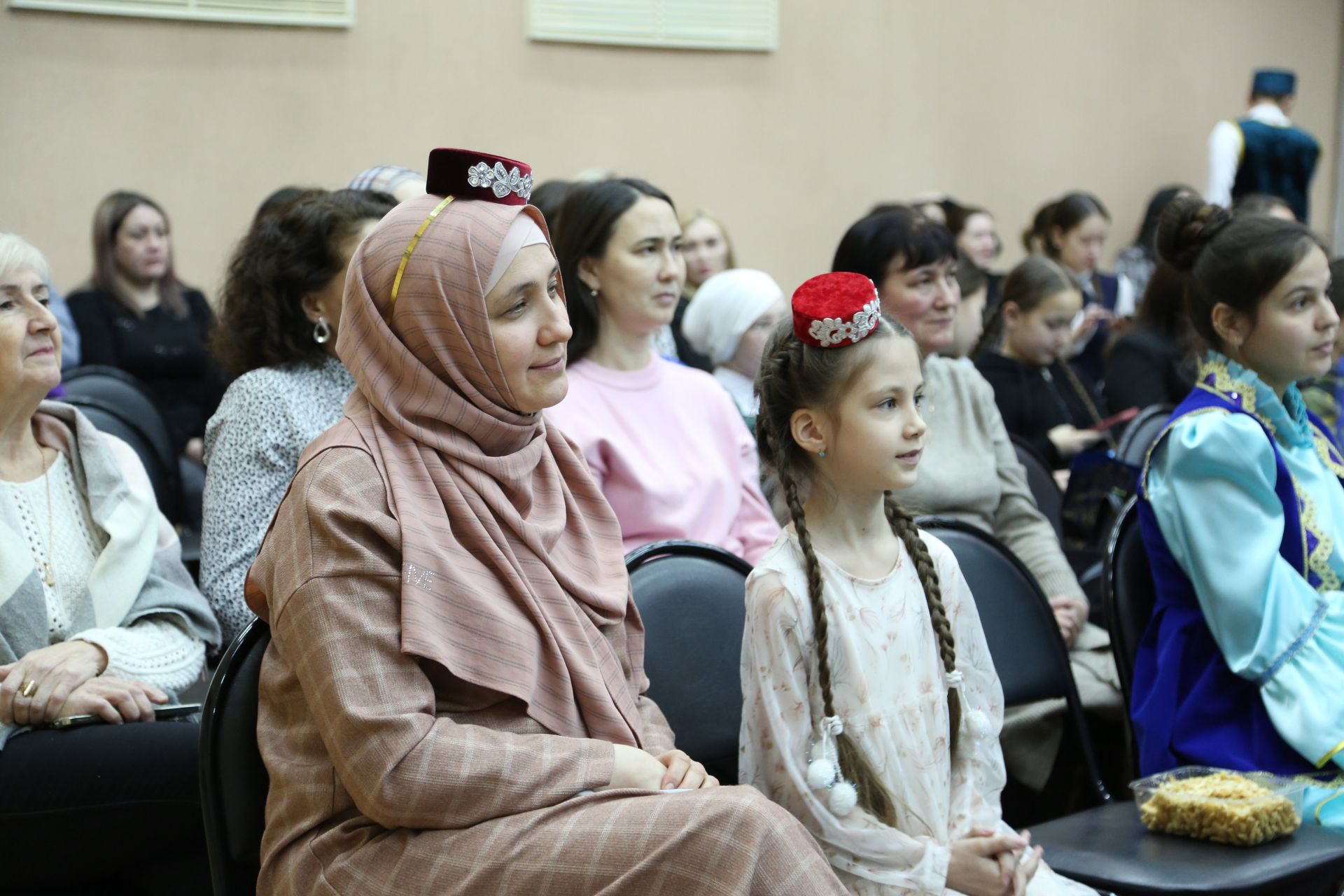 Чаллыда «Минем гаиләм татарча сөйләшә» бәйгесе узды - фотолар