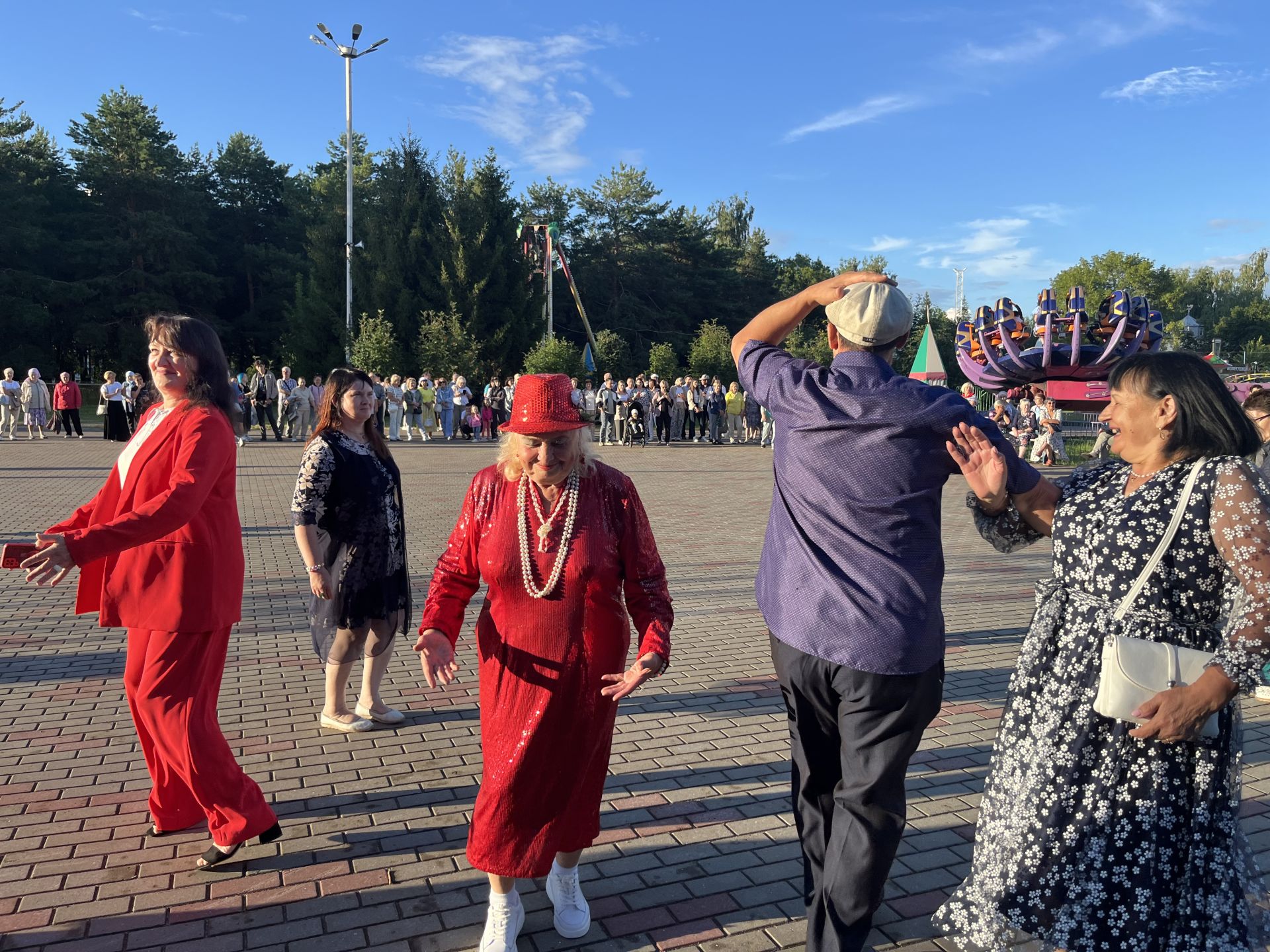 «Шәһри Чаллы кичләре»ндә «Казан егетләре» төркеме шәһәрдәшебезгә үзенчәлекле бүләк ясады