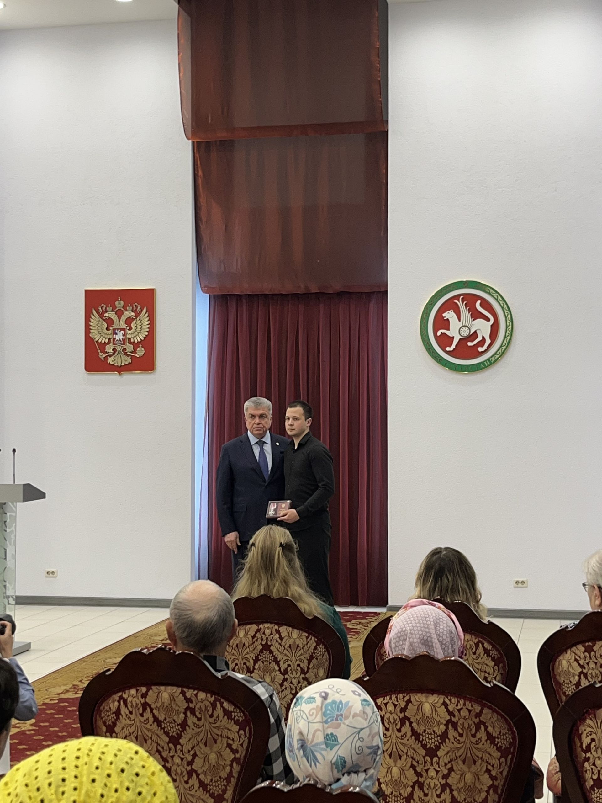 Чаллыда һәлак булган хәрбиләрнең якыннарына Дәүләт бүләкләре тапшырылды