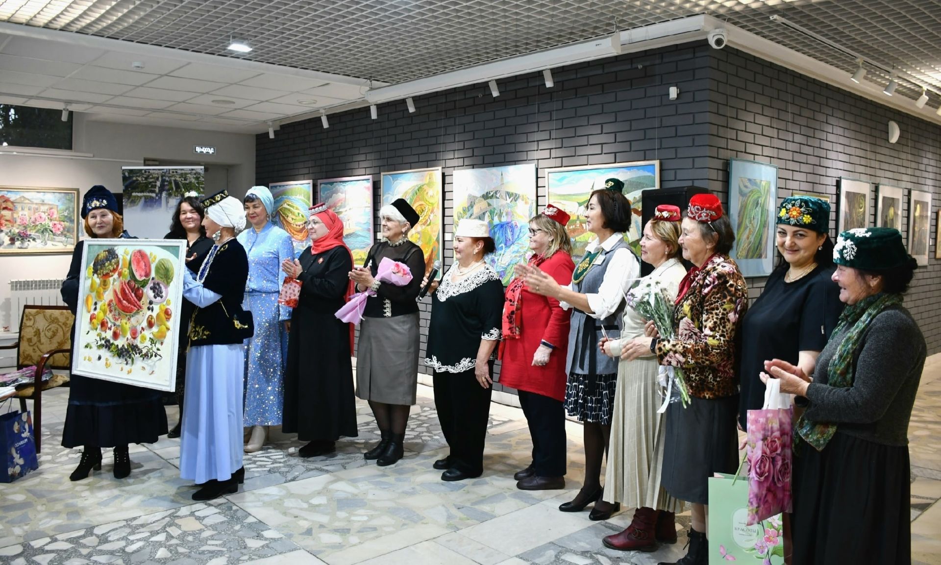 Чаллыда Рауза Иванованың юбилей күргәзмәсе ачылды. Фоторепортаж