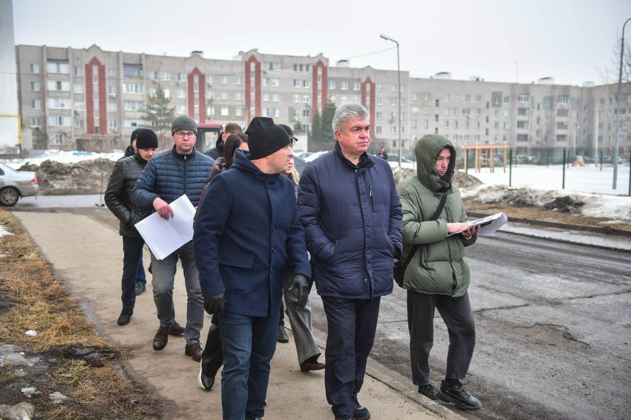 Чаллы мэры ишегалларын төзекләндерү барышын тикшерде