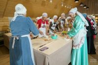 Кызлар, җаныйларым, ирләрне әниегез белән сайлап алыгыз