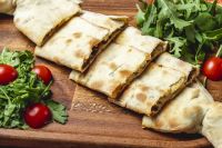 Сыр һәм бәрәңге белән «ялкау» хычиннар