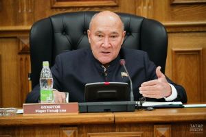 Марат Әхмәтов  - Татарстанның Дәүләт Советы Рәисе вазифаларын башкаручы