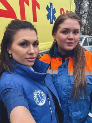 Йөкле хатын-кыз эте артыннан бозга кергән