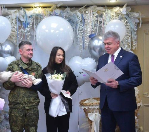 Чаллыда җитәкчеләр хәрбинең сабыен бала тудыру йортыннан каршы алдылар