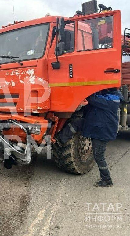 Чүп ташучы «КАМАЗ» машинасы баланы бәрдерде