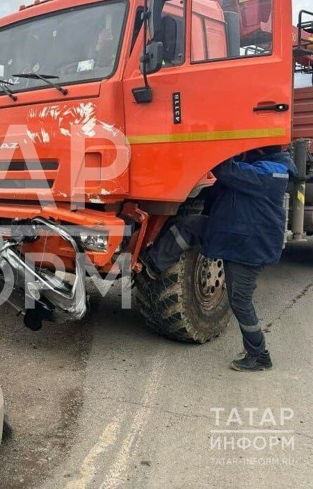 Чүп ташучы «КАМАЗ» машинасы баланы бәрдерде