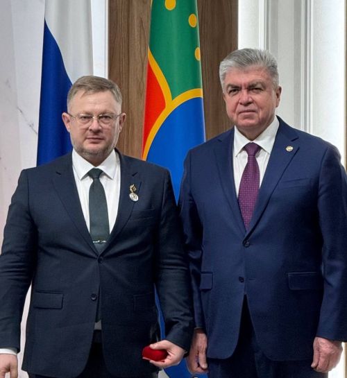 Гимназия директоры эштән соң заводка йөри