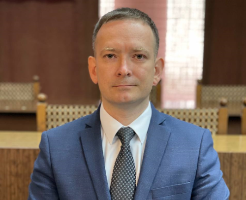 Рөстәм Ногманов: «Кирәк икән, табиблар прививканы оешмаларга барып ясый»