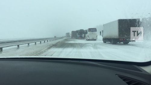 Татарстанда автобуслар һәм йөк машиналарын зур юлларга чыгармыйлар