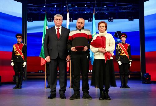 Һәлак булганнарның туганнарына Орден тапшырылды -фотолар