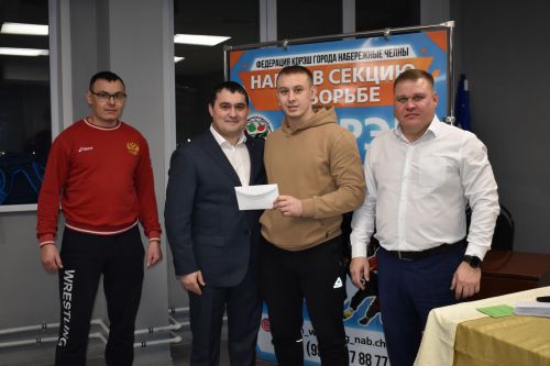 Көрәшчеләргә – акчалата бүләкләр - ФОТОЛАР
