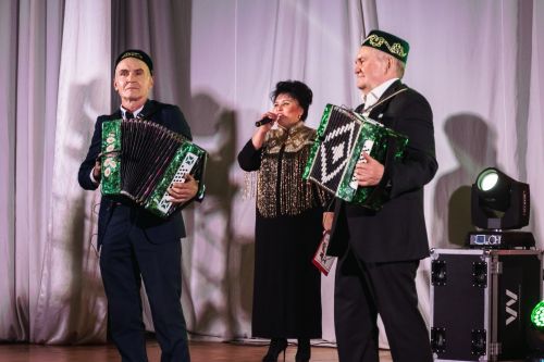 Чаллы пятачогында җырчы Габидулла Хөрмәтуллинны елаттылар - ФОТОЛАР