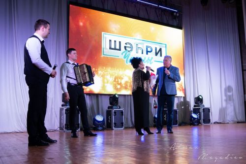 Чаллы пятачогында җырчы Габидулла Хөрмәтуллинны елаттылар - ФОТОЛАР