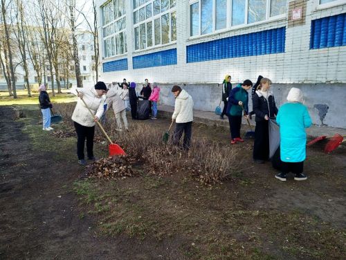 Чаллыда язгы өмә үтте: кем агач, кем кәбестә утыртты