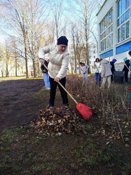 Чаллыда язгы өмә үтте: кем агач, кем кәбестә утыртты