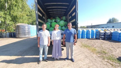 Чаллы предприятиесе Луганск республикасы халкына су савытлары җибәрде