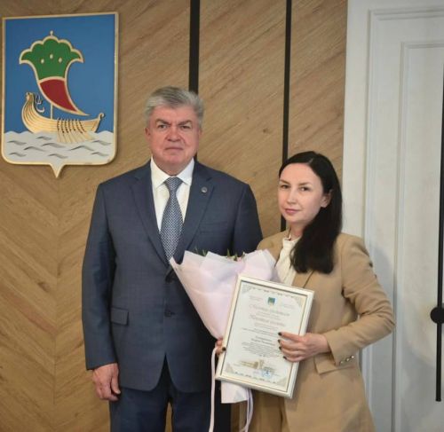 Әлфия Кондрабаева үз теләге белән эштән китте