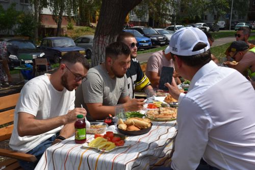 Төзекләндерүчеләрне пылау белән сыйладылар - ФОТОЛАР