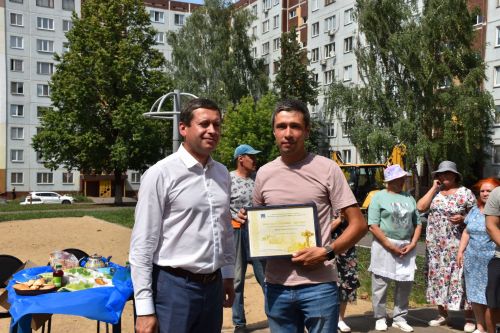 Төзекләндерүчеләрне пылау белән сыйладылар - ФОТОЛАР