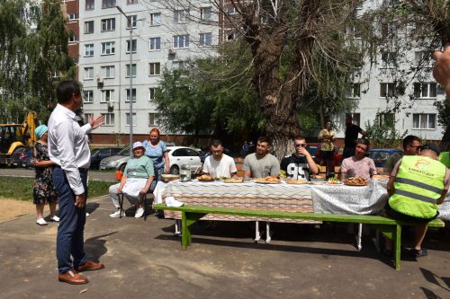 Төзекләндерүчеләрне пылау белән сыйладылар - ФОТОЛАР