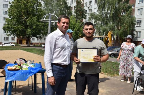Төзекләндерүчеләрне пылау белән сыйладылар - ФОТОЛАР