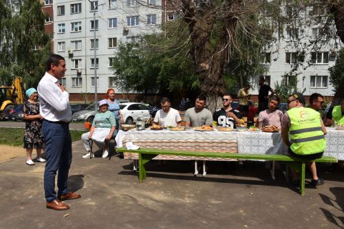 Төзекләндерүчеләрне пылау белән сыйладылар - ФОТОЛАР