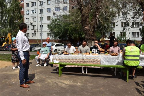 Төзекләндерүчеләрне пылау белән сыйладылар - ФОТОЛАР