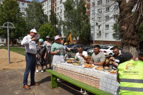 Төзекләндерүчеләрне пылау белән сыйладылар - ФОТОЛАР