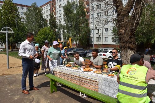 Төзекләндерүчеләрне пылау белән сыйладылар - ФОТОЛАР