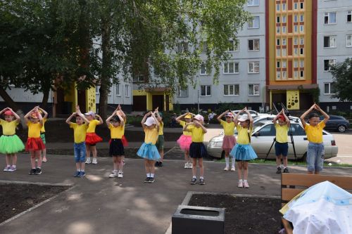 Төзекләндерүчеләрне пылау белән сыйладылар - ФОТОЛАР