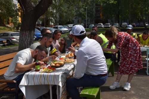 Төзекләндерүчеләрне пылау белән сыйладылар - ФОТОЛАР