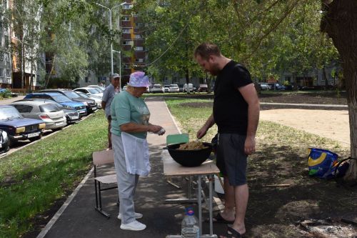 Төзекләндерүчеләрне пылау белән сыйладылар - ФОТОЛАР