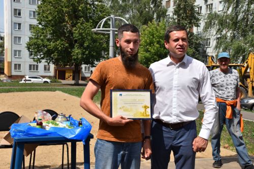 Төзекләндерүчеләрне пылау белән сыйладылар - ФОТОЛАР