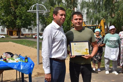 Төзекләндерүчеләрне пылау белән сыйладылар - ФОТОЛАР