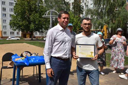 Төзекләндерүчеләрне пылау белән сыйладылар - ФОТОЛАР
