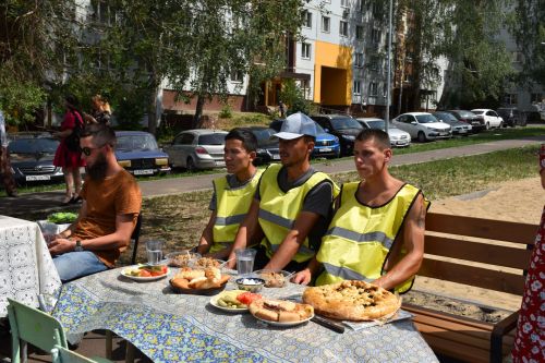 Төзекләндерүчеләрне пылау белән сыйладылар - ФОТОЛАР