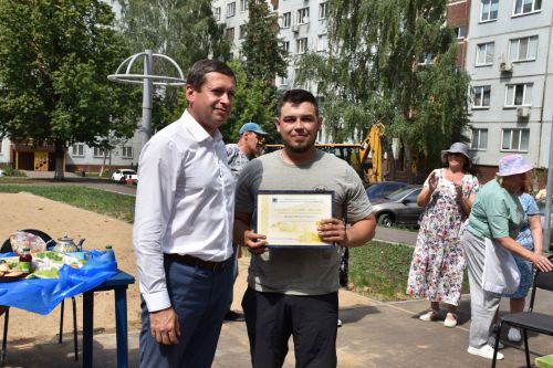 Төзекләндерүчеләрне пылау белән сыйладылар - ФОТОЛАР