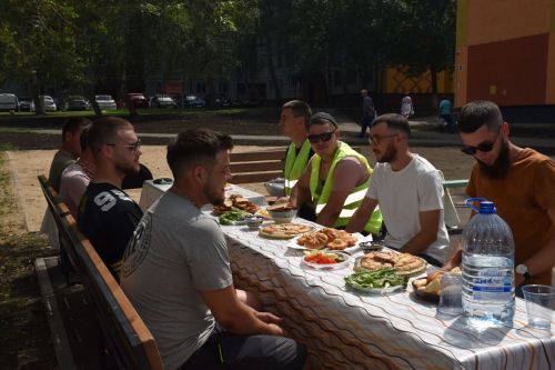 Төзекләндерүчеләрне пылау белән сыйладылар - ФОТОЛАР