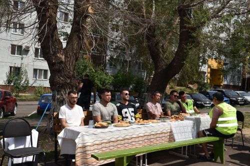 Төзекләндерүчеләрне пылау белән сыйладылар - ФОТОЛАР