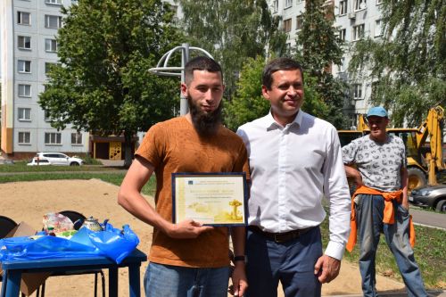Төзекләндерүчеләрне пылау белән сыйладылар - ФОТОЛАР