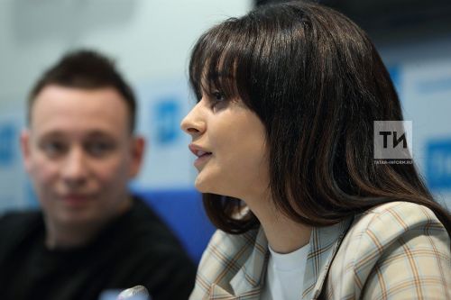 Җырчы Гөлназ Асаева кызы турында язучыларга: «Ни эшегез бар соң сезнең?!»