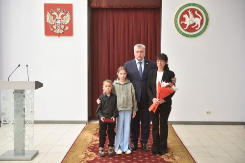 Чаллыда 22 хәрби гаиләсенә дәүләт бүләкләре тапшырылды