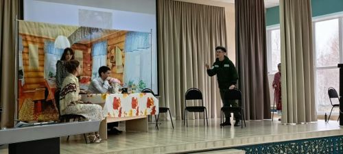 29 гимназиядә балалар спектакль куйды