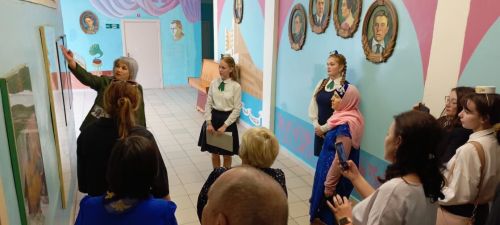29 гимназиядә балалар спектакль куйды