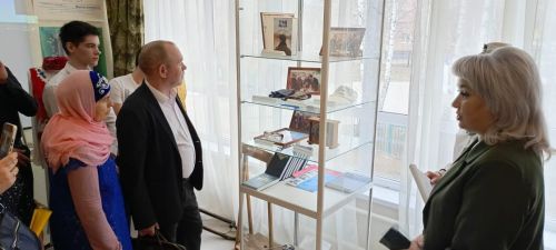 29 гимназиядә балалар спектакль куйды