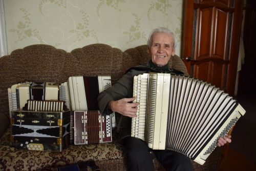 Чаллының виртуоз баянчысы: «Миллионлык гармуннарымны сатмадым»